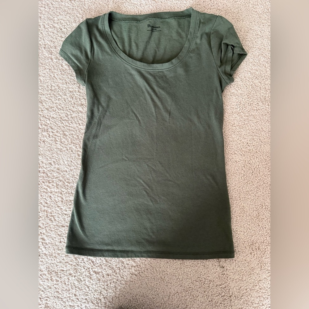 No Boundaries Olive Green Scoop Neck Short Sleeve Tee